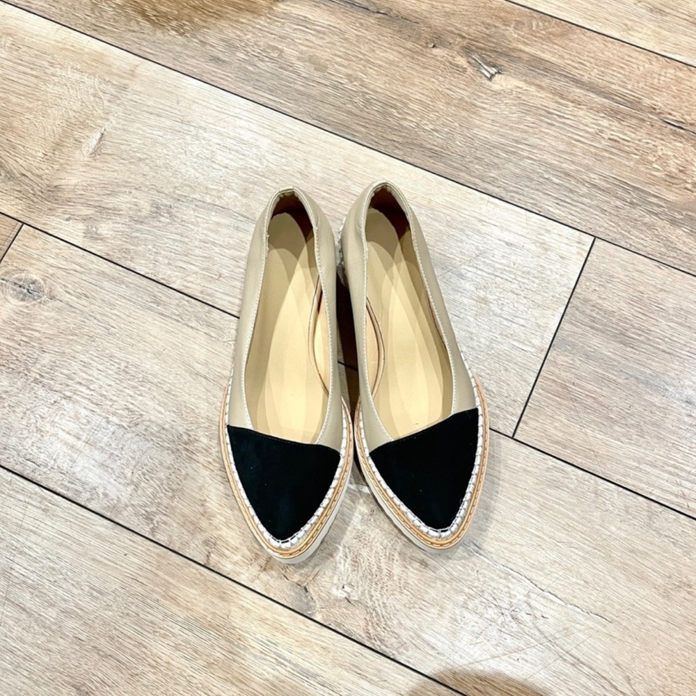 Cap toe leather shoes